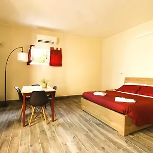  Appartement Elegante Con Giardino In Centro Storico